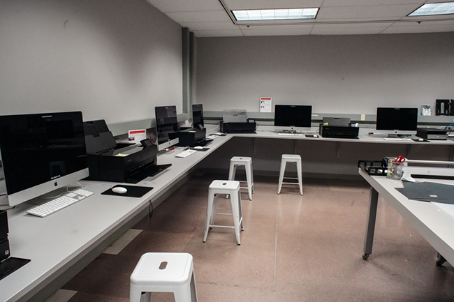 photo of a digital photography lab